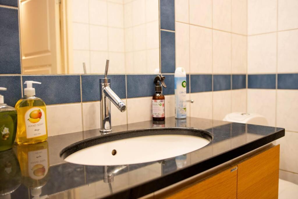 Historical Malt Factory Apartment, 6 Bedrooms, Sleeps 12 , Hot Tub Helsingborg Exterior photo